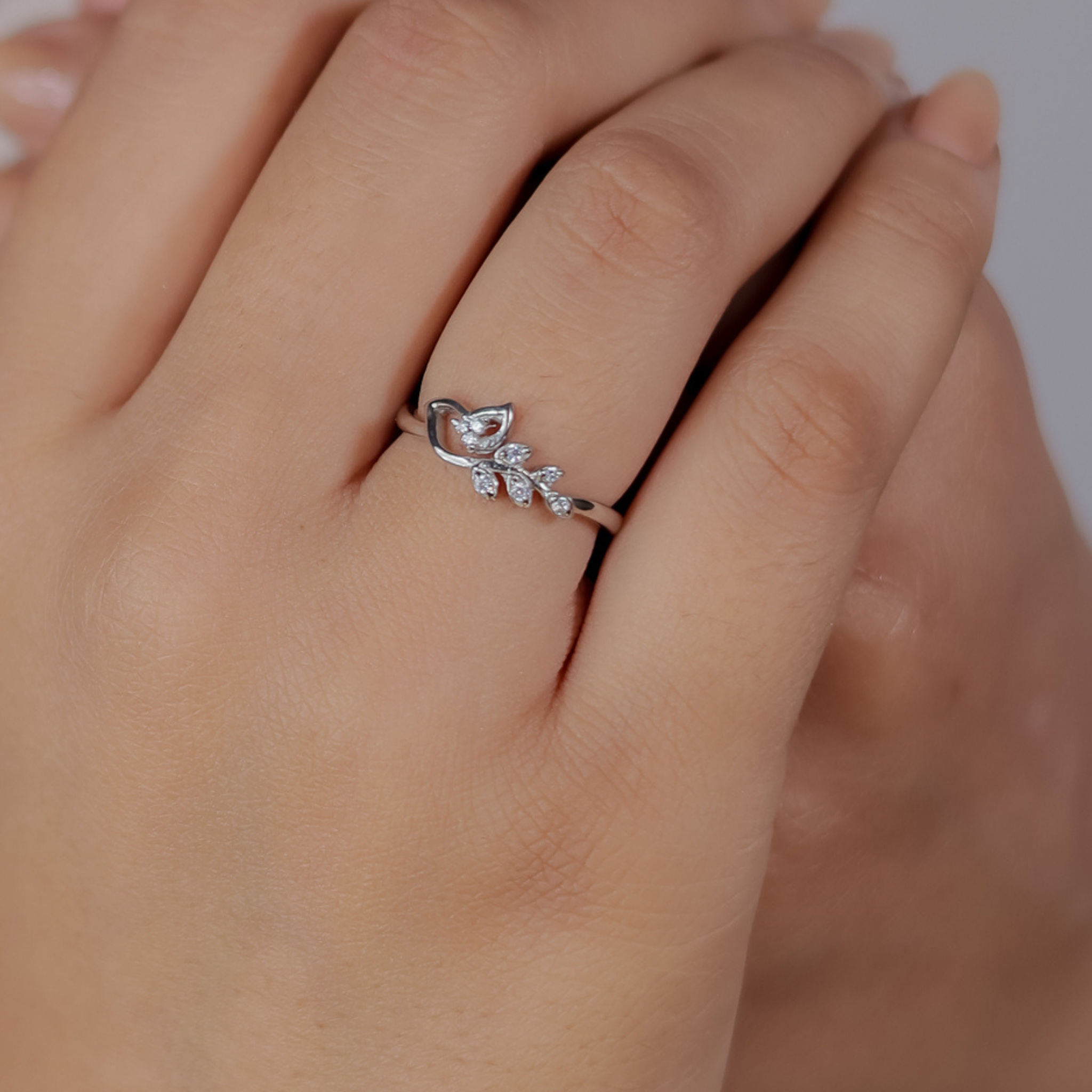 Petals and Leaves Pattern Ring – Hallmarked 925 Sterling Silver White Gold Plated | Elegant Office Wear Jewelry